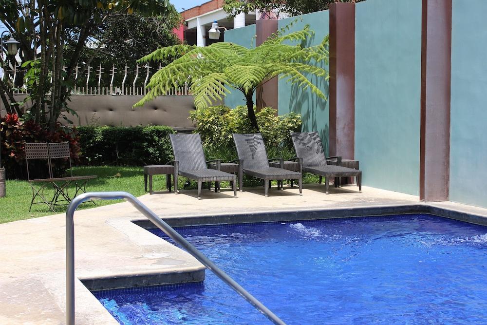 Courtyard By Marriott San Salvador Otel Dış mekan fotoğraf