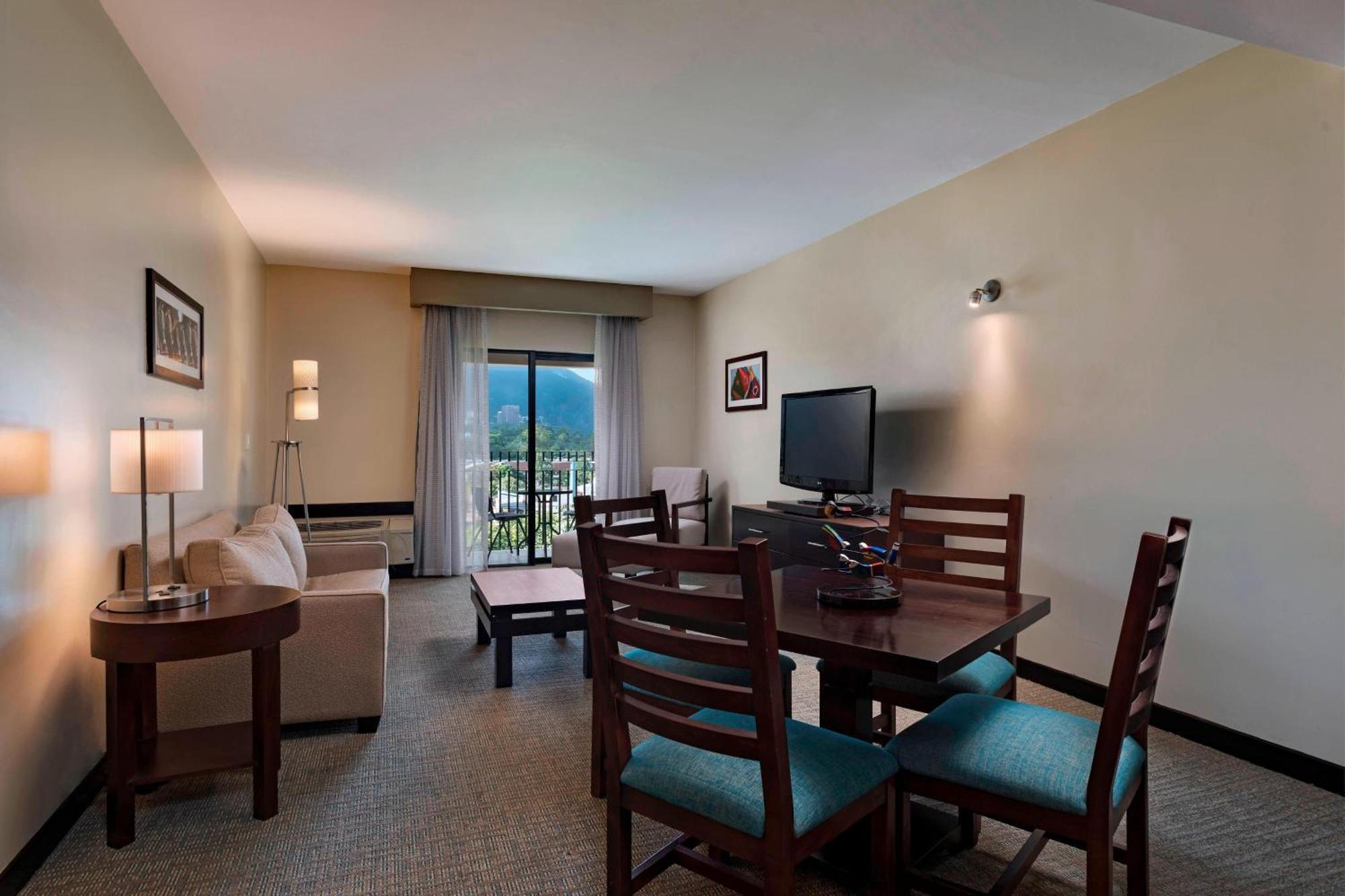 Courtyard By Marriott San Salvador Otel Dış mekan fotoğraf