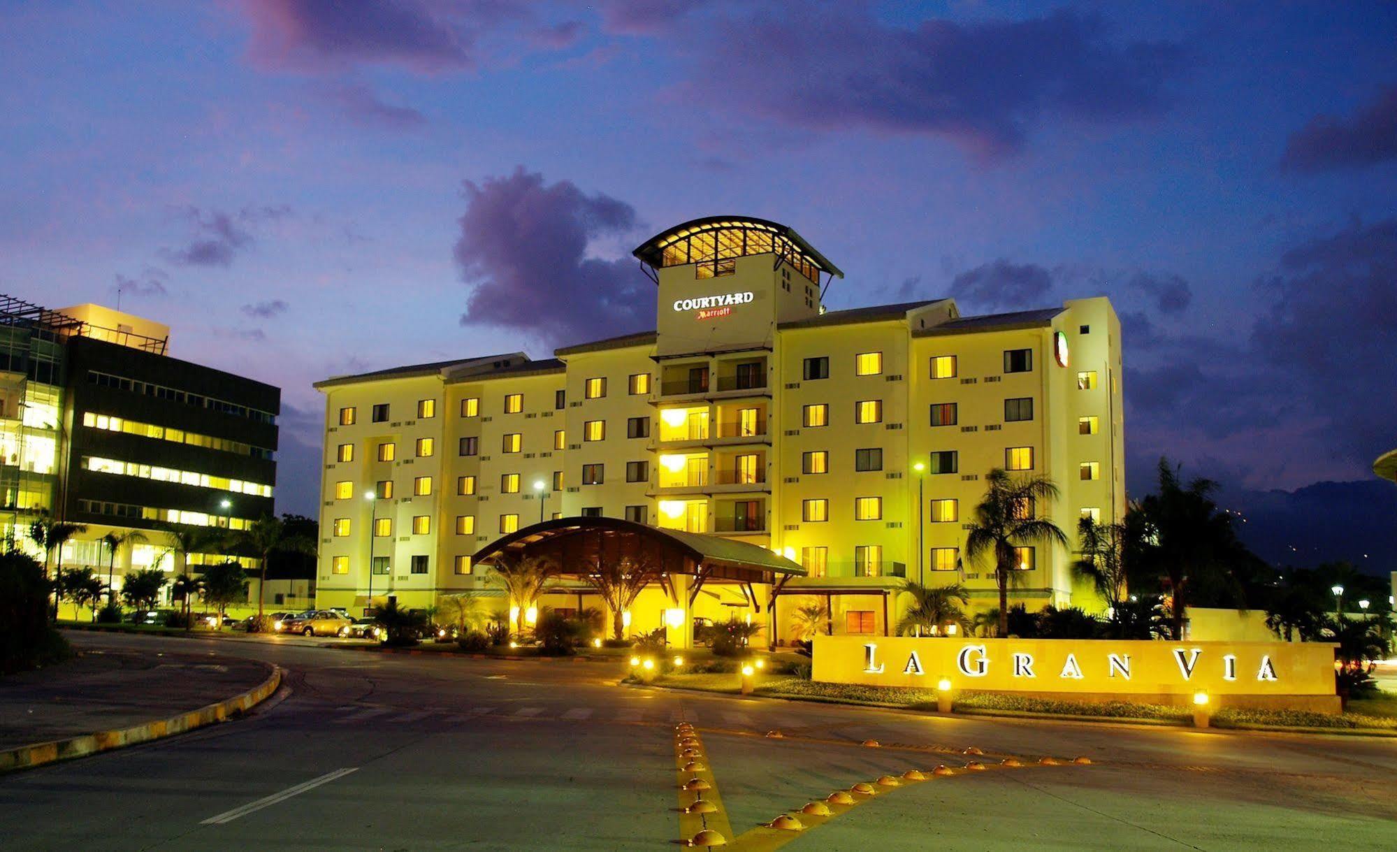 Courtyard By Marriott San Salvador Otel Dış mekan fotoğraf